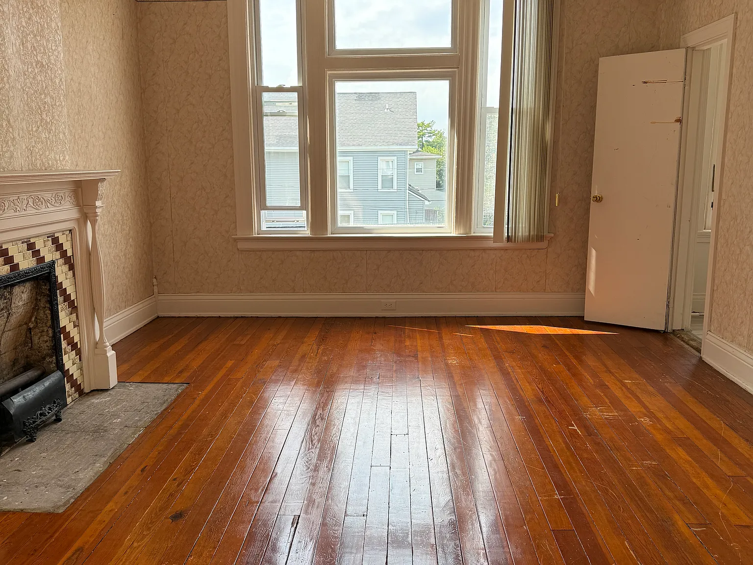 3918 Regent Ave — Photo 3