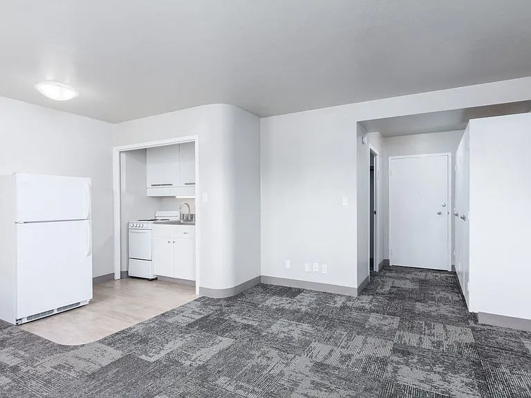 The Lee Apartments — Photo 13