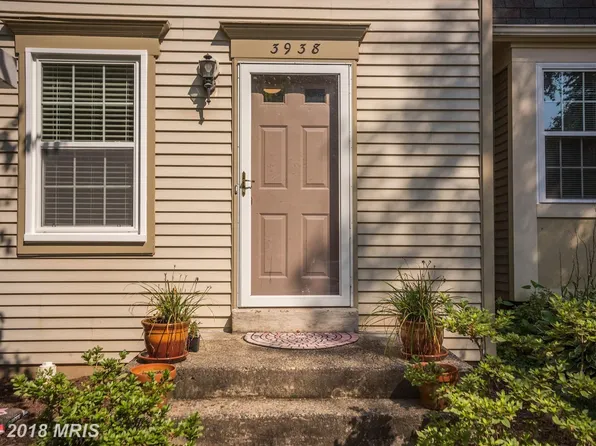 3938 Collis Oak Ct, Fairfax, VA 22033
