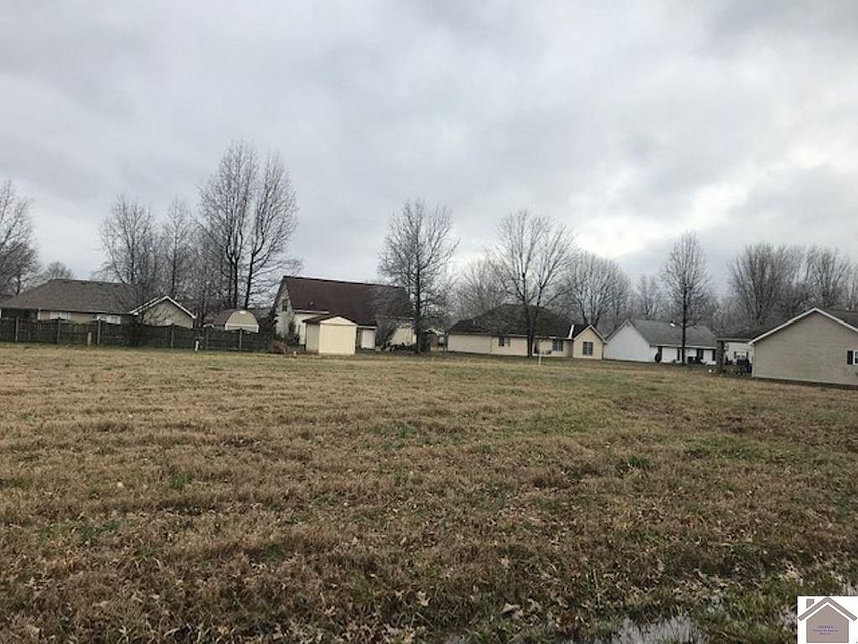 1st image of 3 E Debby Dr