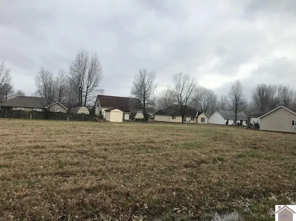 3 E Debby Dr, Paducah, KY 42003
