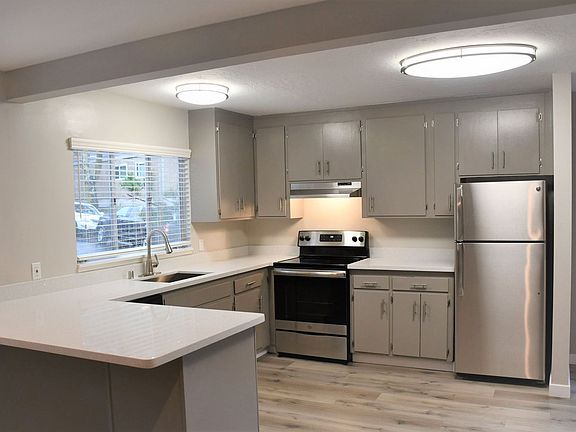 3rd image of 214 Villa Garden Dr #204C