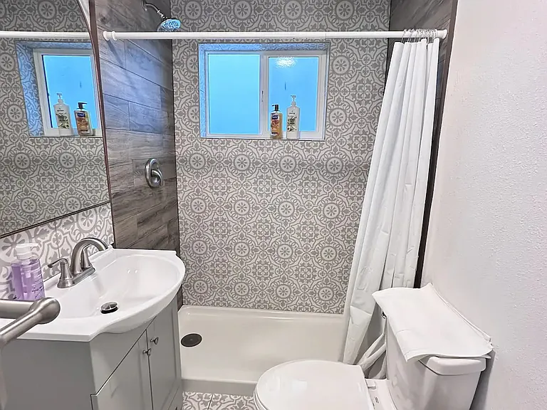 Full Bathroom
