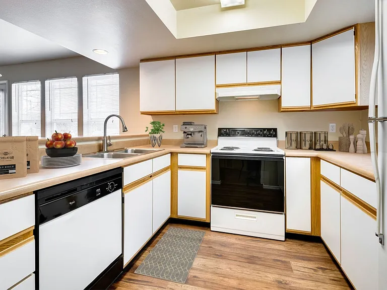 Clearwater Apartments — Photo 11