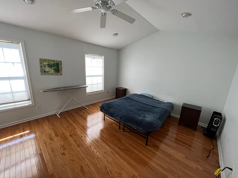 555 Coventry Dr — Photo 39