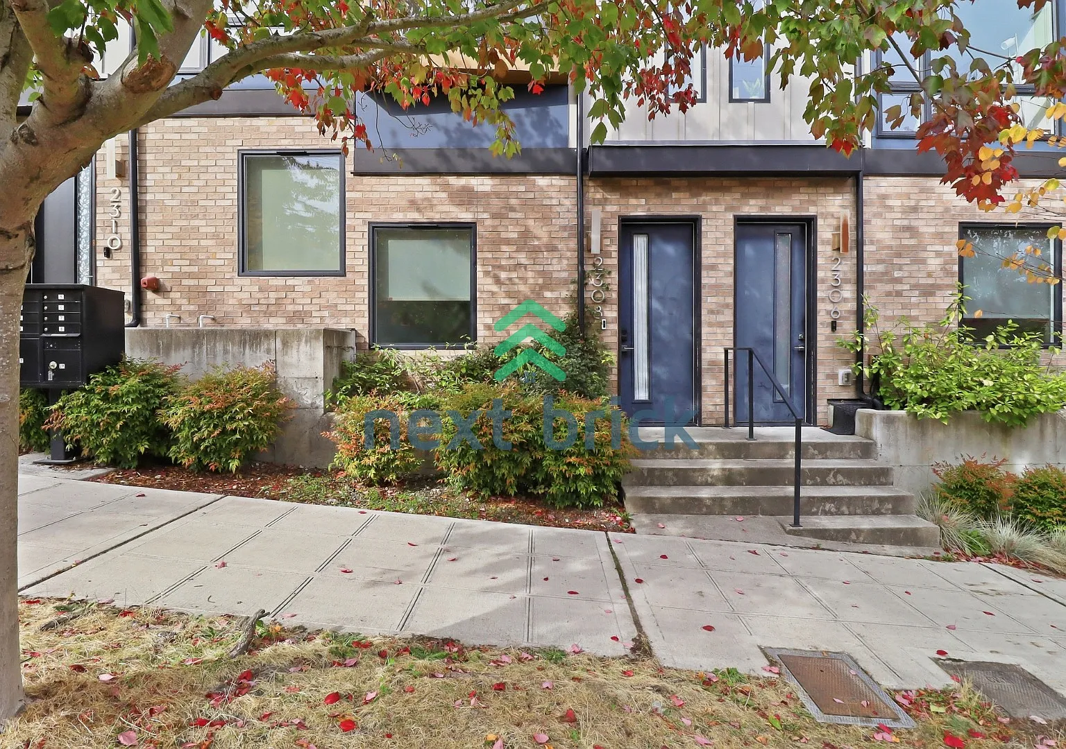 "Modern 2-Bedroom, 2-Bath Magnolia Townhome with Rooftop Deck, Views, A/C & Dedicated Parking" — Photo 2