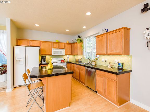 5th image of 5518 NE 44th St