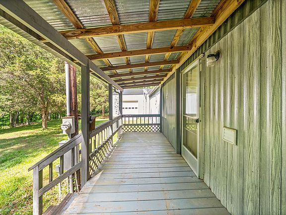 5th image of 206 Boat Dock Rd