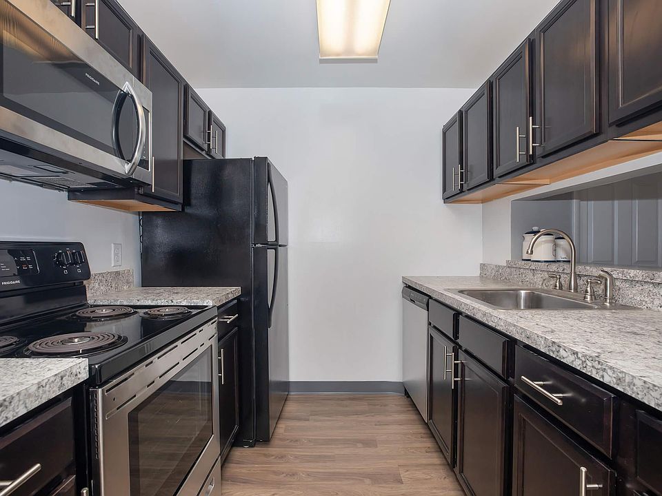 Foxrun Apartments 100 Foxwood Dr Clifton Park NY Zillow