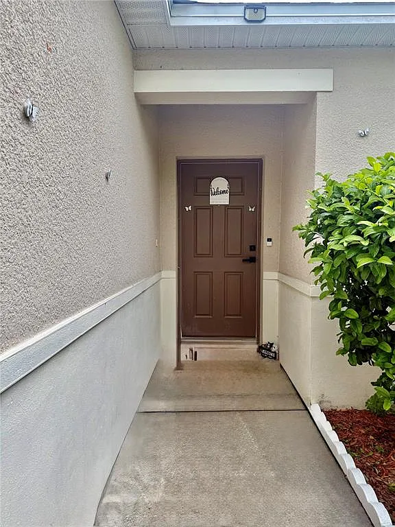 3 bed, 2.0 bath, 1490 sqft, $2,410 — Photo 3