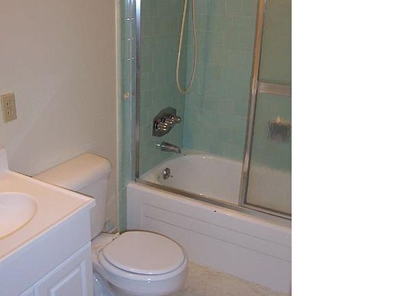 5th image of 1119 Roewill Dr APT 3
