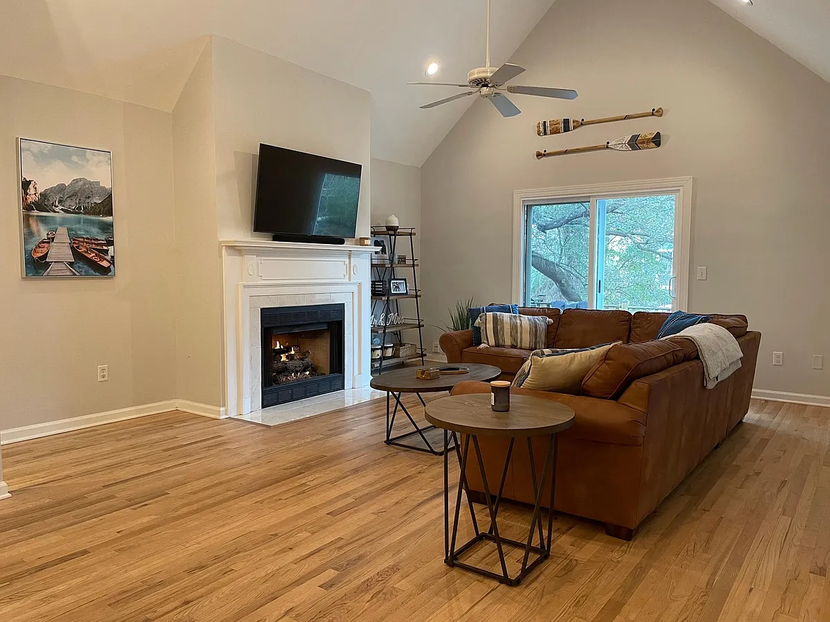 Building Photo - 790 Lake Frances Dr #3