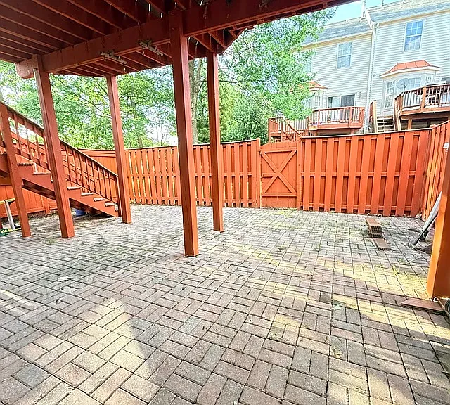 Willow Stream Ln — Photo 3