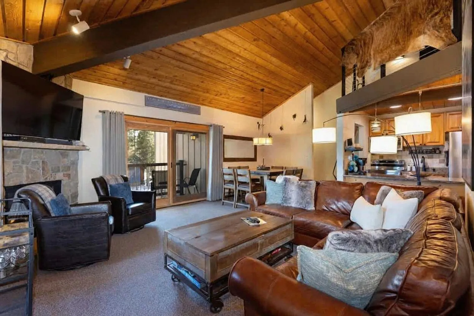 4 bed, 2.0 bath, $5,237 — Photo 3
