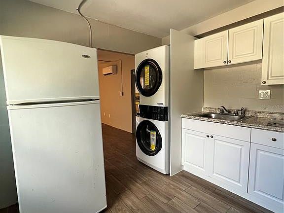 5th image of 901 Colyer St