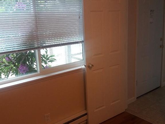 4th image of 17426 8th Ave E