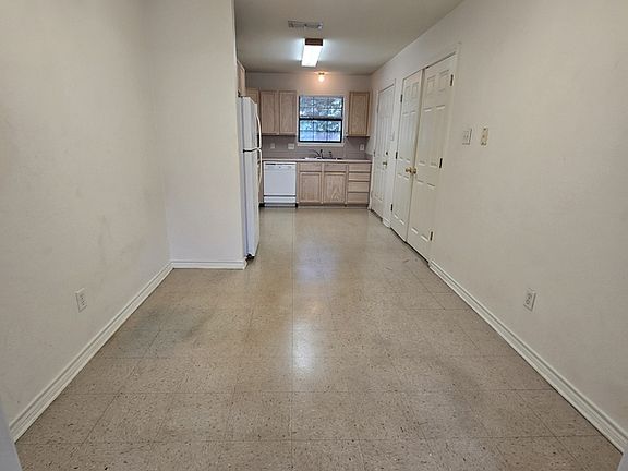 4th image of 634 Canada St #7