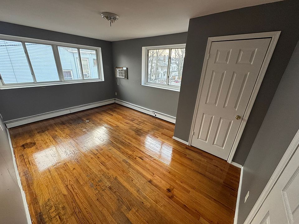 2nd image of 342 Roseville Ave #C