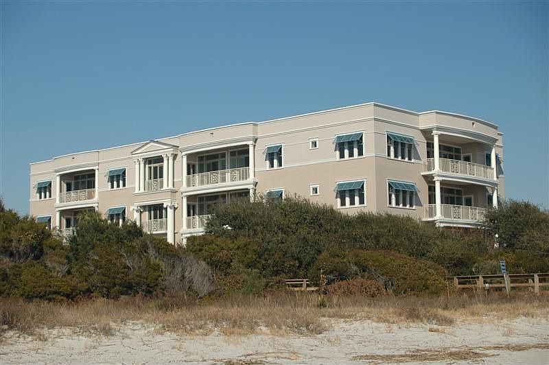 2nd image of 1100 Residence Ln
