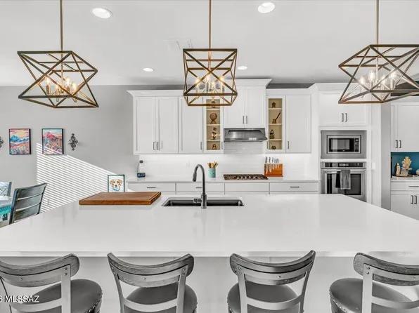 485 N White Clover Ln, Sahuarita, AZ 85629