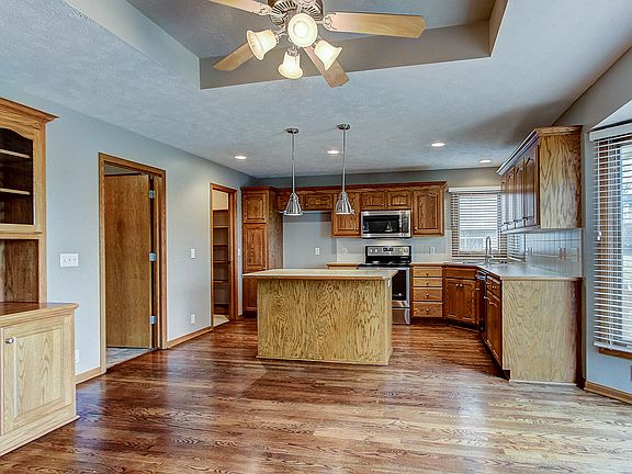 5th image of 19522 Cottonwood Cir
