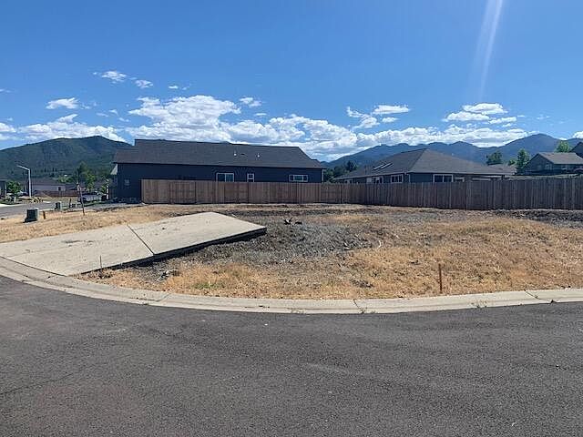1st image of 349 Quail Cir