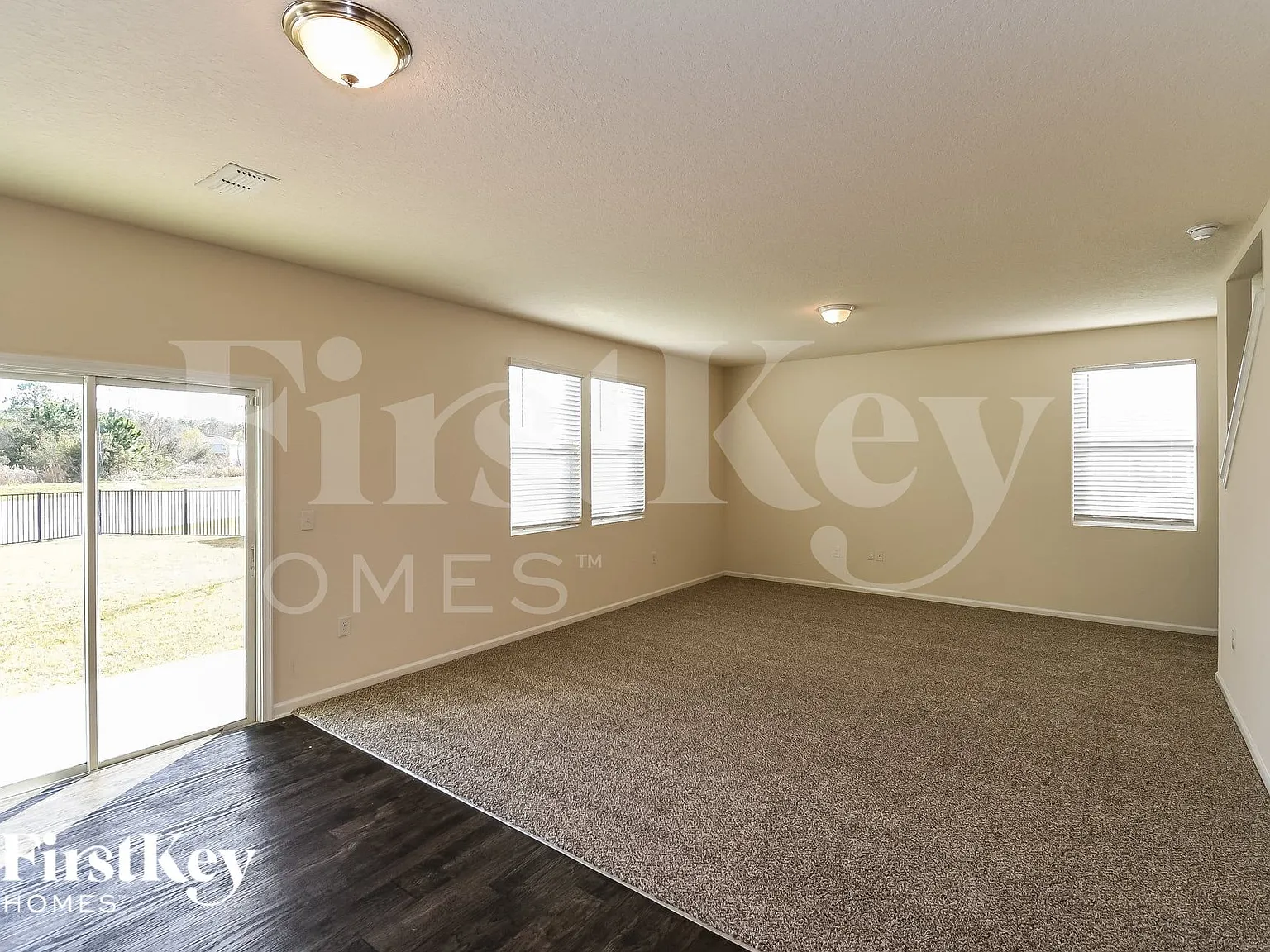 4 bed, 2.5 bath, 2346 sqft, $2,525 — Photo 4