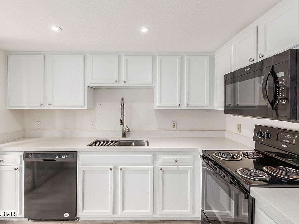 1st image of 463 S Greenside Court