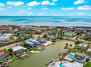 821 Lindgren Blvd, Sanibel, FL 33957