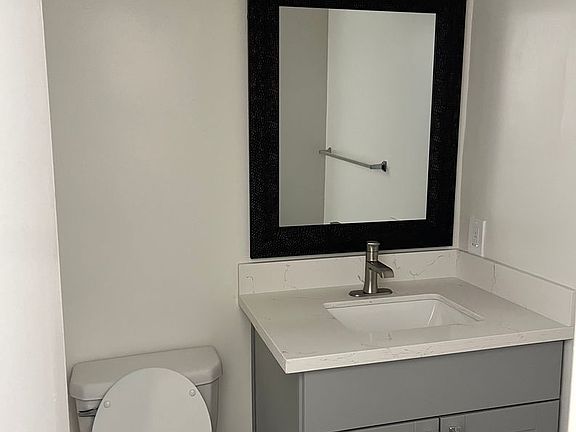 5th image of 5452 Lindley Ave #225