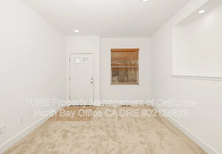 34 Randall Ln #A — Photo 6