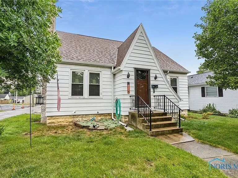 118 E Pearl St — Photo 1