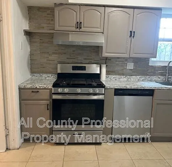 7891 Sheridan St — Photo 18