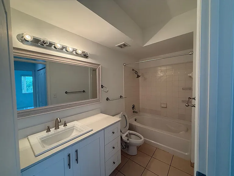 6001 SW 70th St #451 — Photo 12