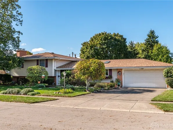 445 Rising Hill Dr, Fairborn, OH 45324