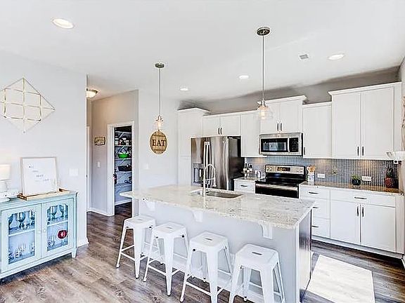 5th image of 3054 Megan Dr