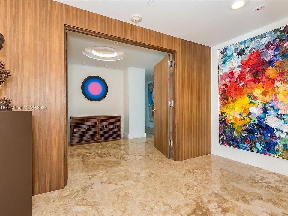 1st image of 3201 NE 183rd St APT 2401