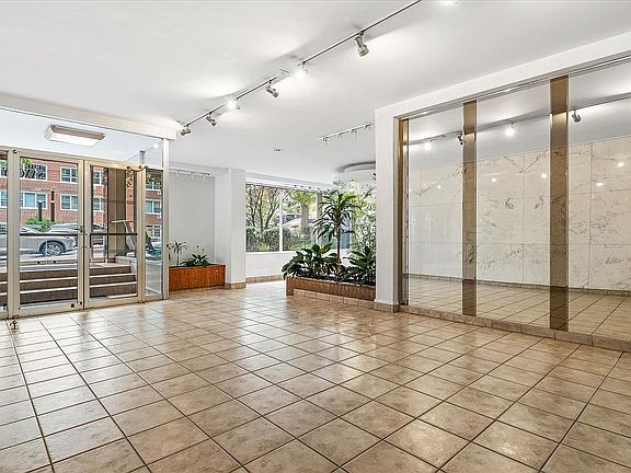 5th image of 87-15 165th St #6C