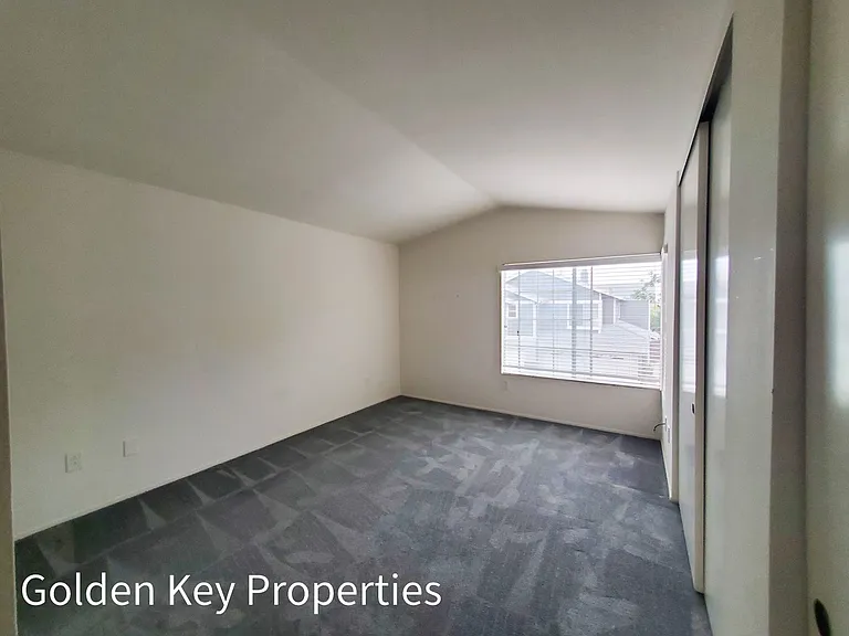 2982 Lexington Cir — Photo 14