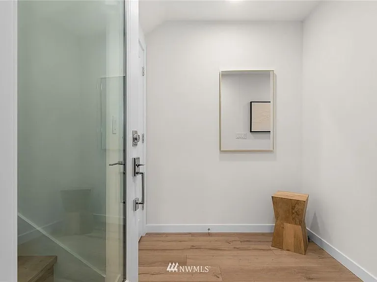 151 22nd Ave — Photo 3