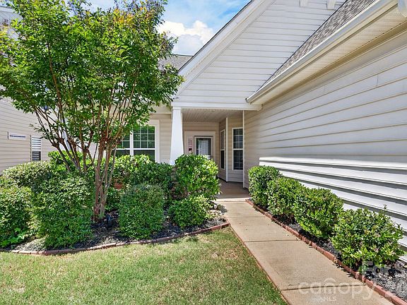 5th image of 418 Brier Knob Dr