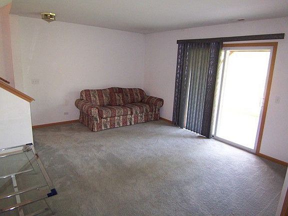 4th image of 1865 Maplewood Ct