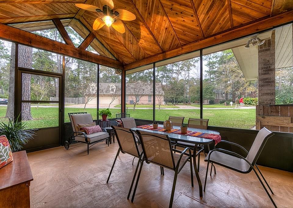 1st image of 98 Park Cir