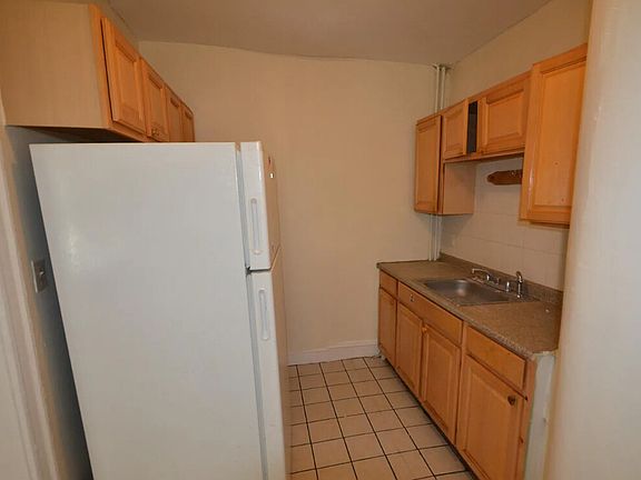 3rd image of 244 Kelton St #18B