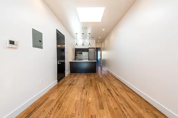 Rented by Nooklyn NYC LLC | media 51