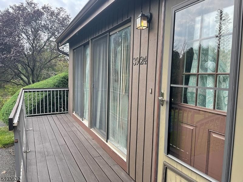 2nd image of 3924 Bloomingdale Dr #24