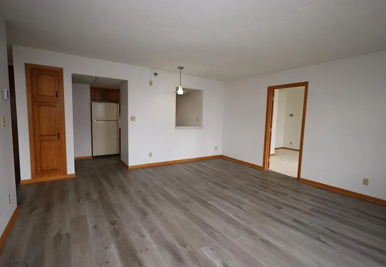 220 Broadway Ave S #911 — Photo 22