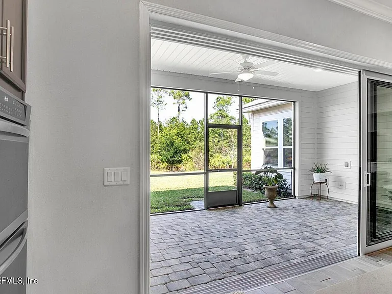 489 Caribbean Pl — Photo 8