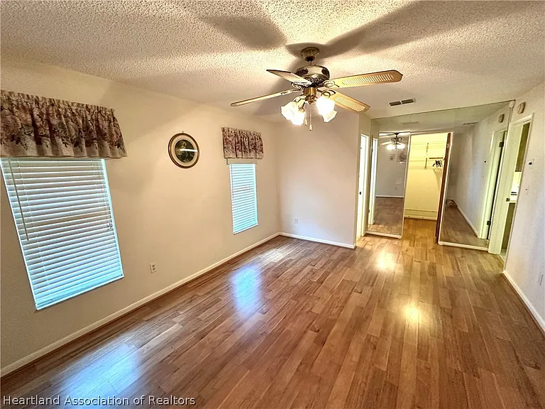 1611 Prospect St — Photo 12