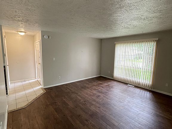 4th image of 9968 Ellis Dr
